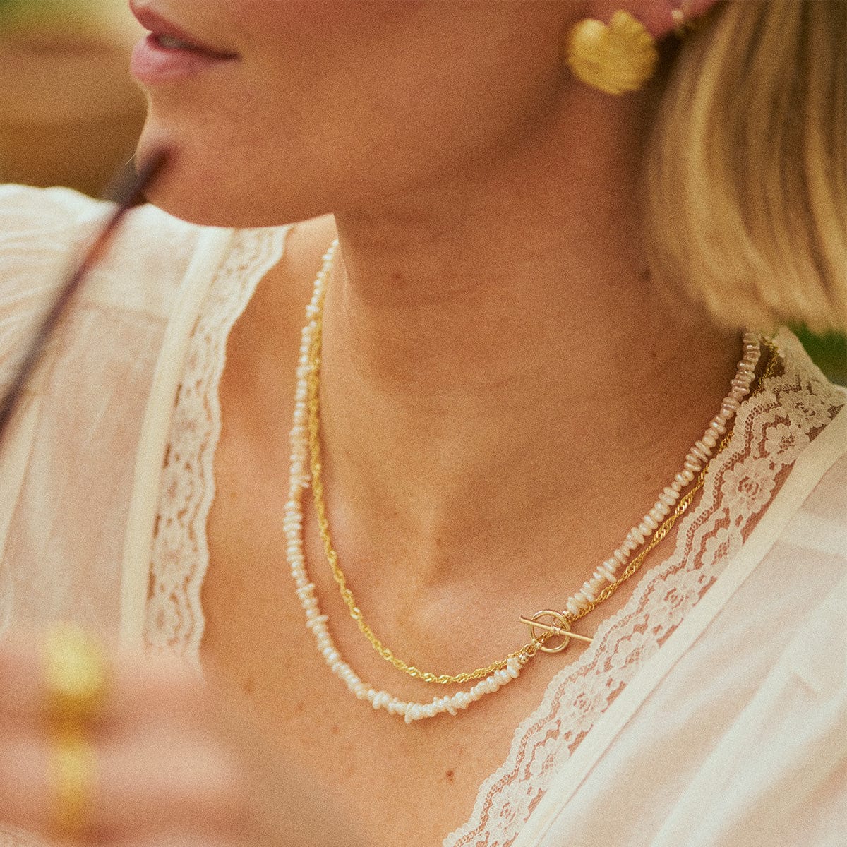 Polly Beach Pearl T Bar Necklace 18ct Gold Plate