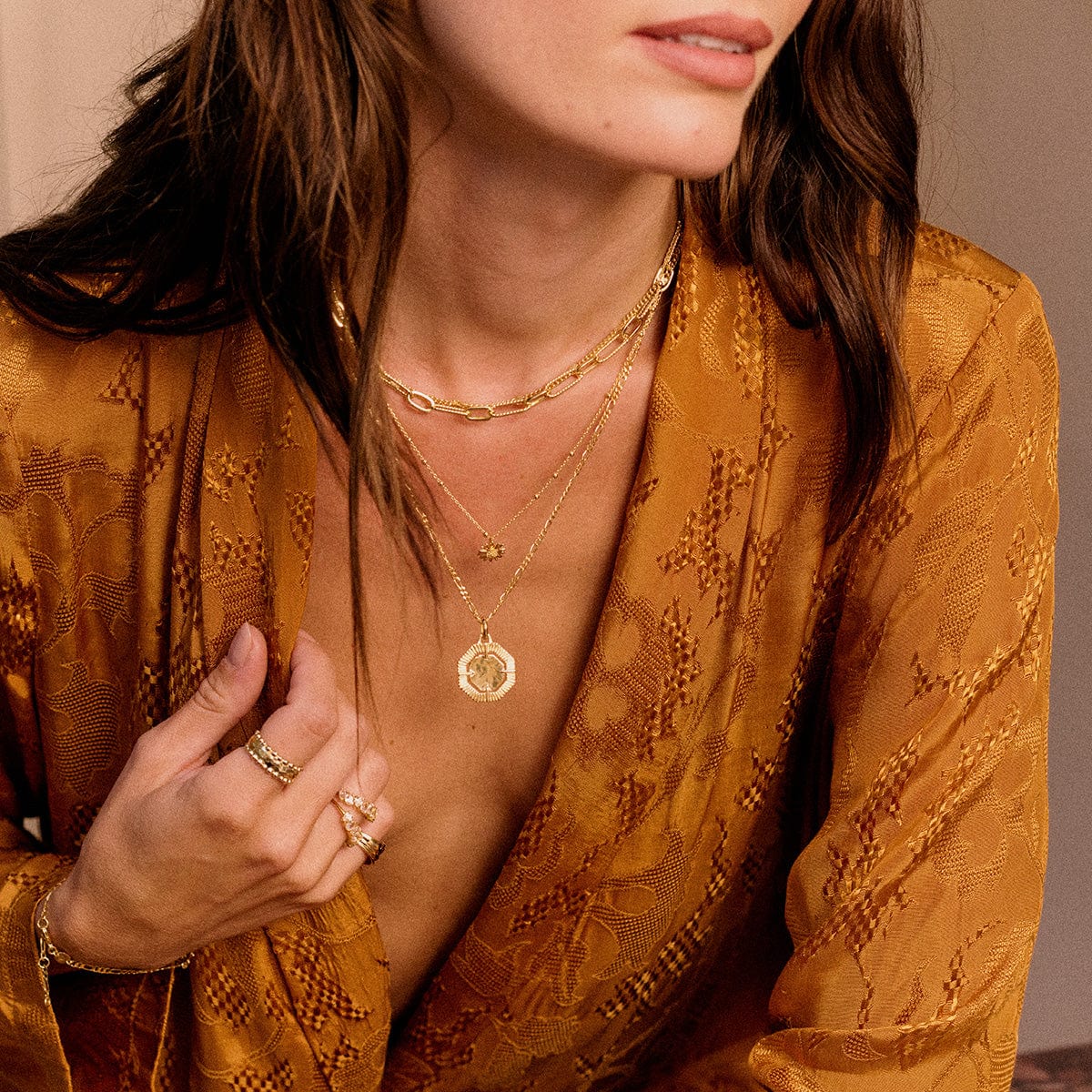 Small English Daisy Necklace 18ct Gold Plate
